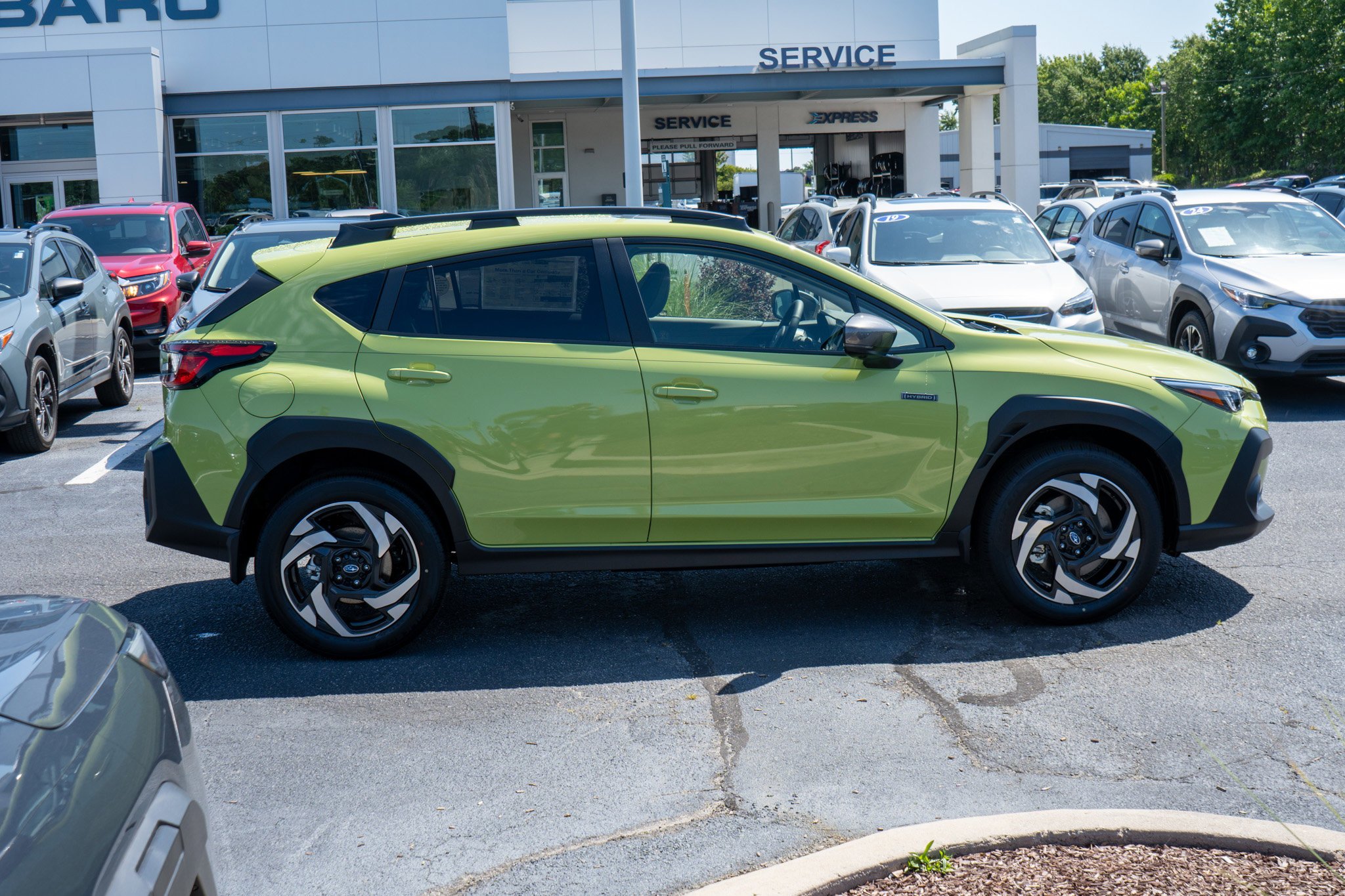 New 2026 CITRON YELLOW PEARL Subaru Limited Hybrid image 2