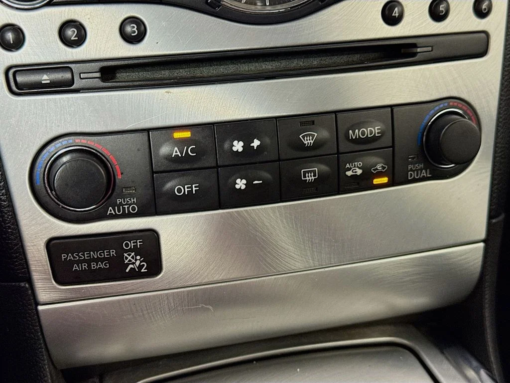 Used 2013 Blue INFINITI Sport image 19
