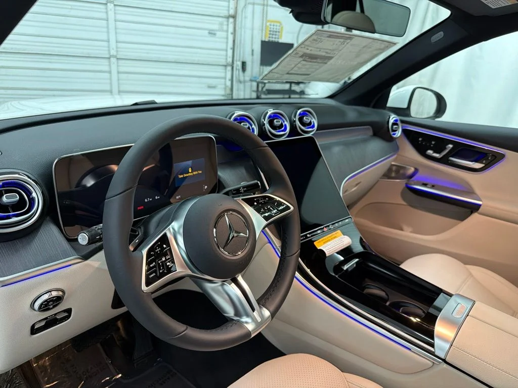 New 2027 White Mercedes-Benz GLC 300 image 14