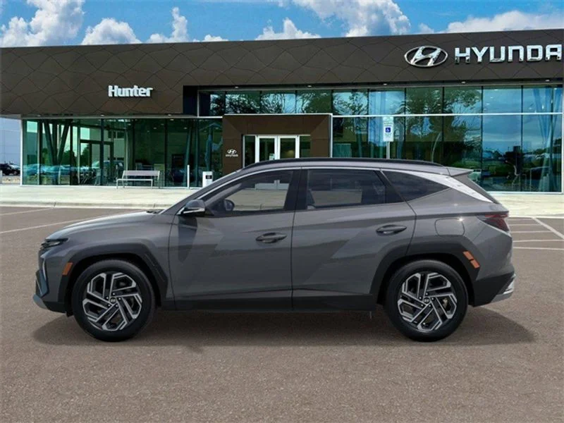 Used 2025 Hampton Gray Hyundai Limited image 3