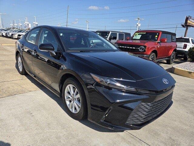 Used 2025 BLACK Toyota LE image 8