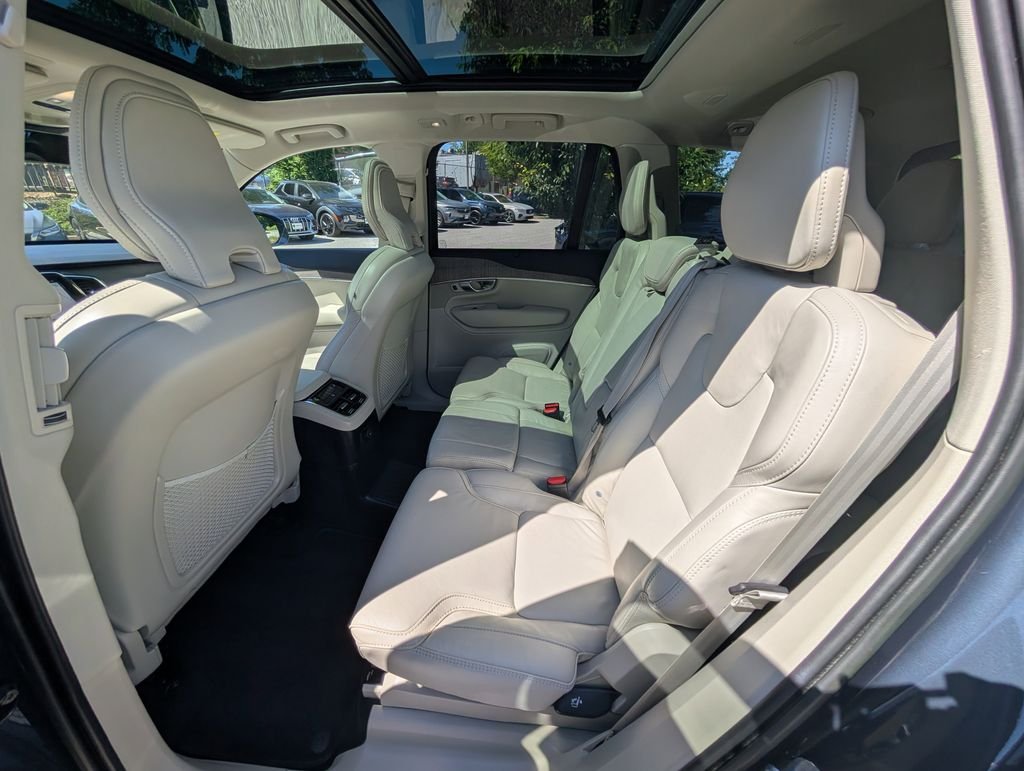 Certified Used 2023 Blue Volvo Ultimate image 8