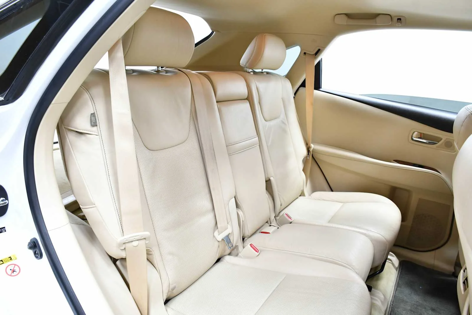Used 2013 Starfire Pearl Lexus  image 23