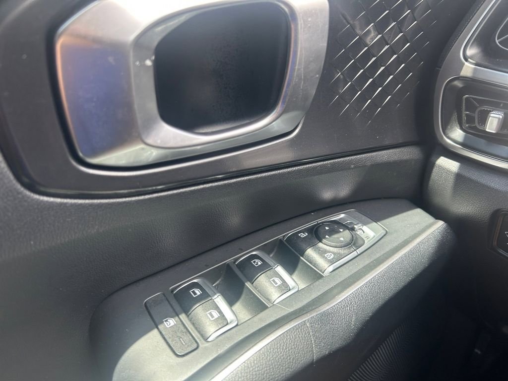 Used 2021 Silver Kia LX image 29