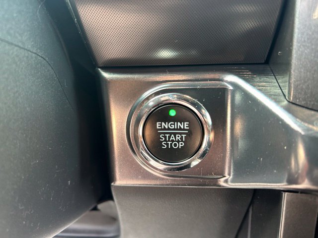 Used 2022 Gray Ford Lariat image 28
