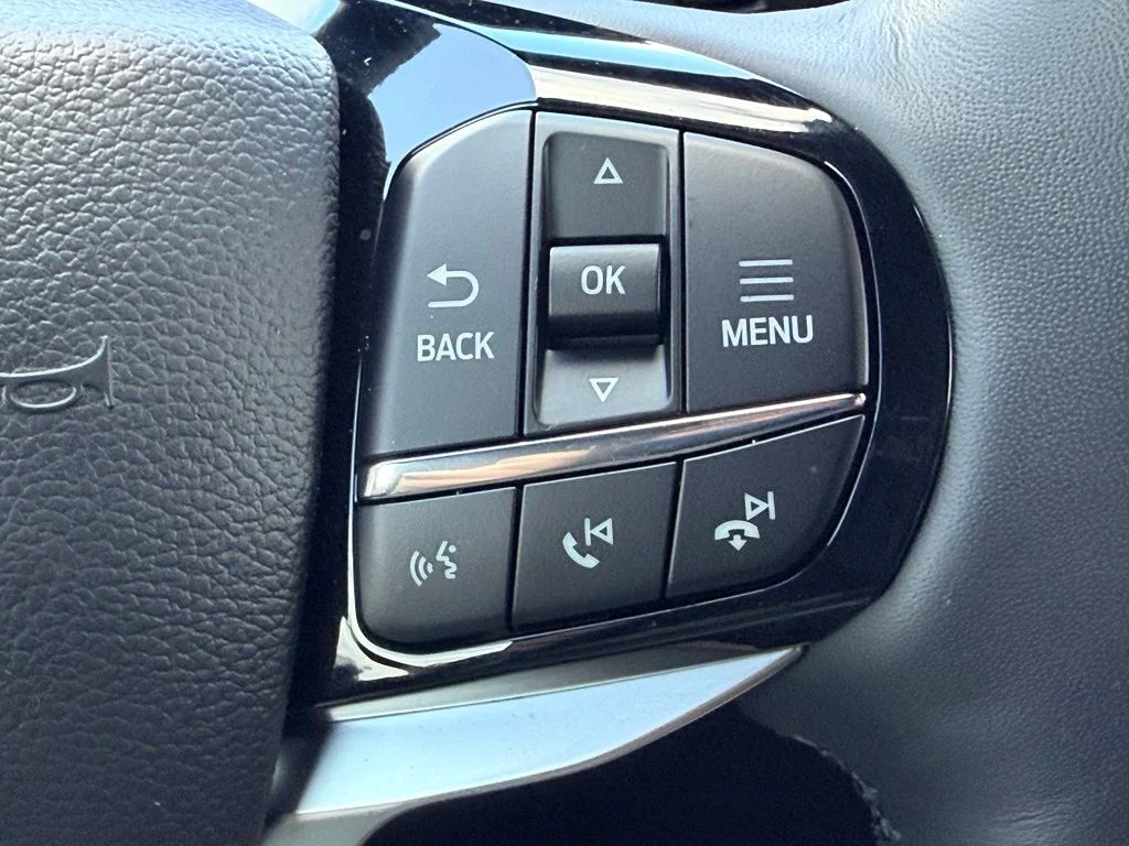 Used 2025 White Ford Platinum image 27