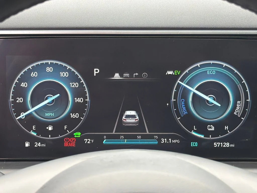 Used 2023 White Hyundai SEL Convenience image 27