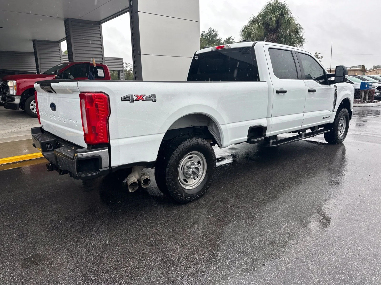 Used 2025 White Ford XL image 3