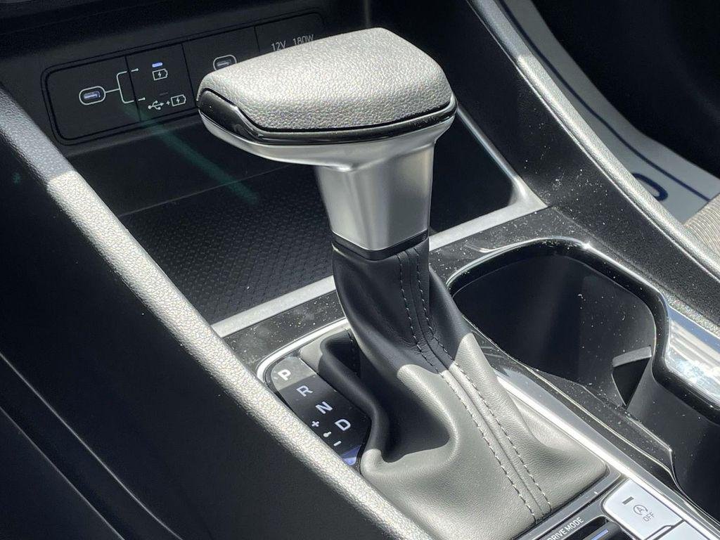 New 2026 White Hyundai SEL FWD image 29