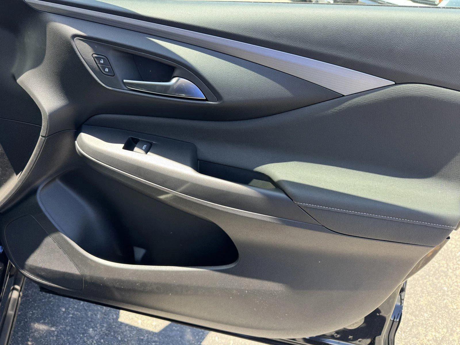 New 2026 Ebony Twilight Metallic Buick Avenir image 9