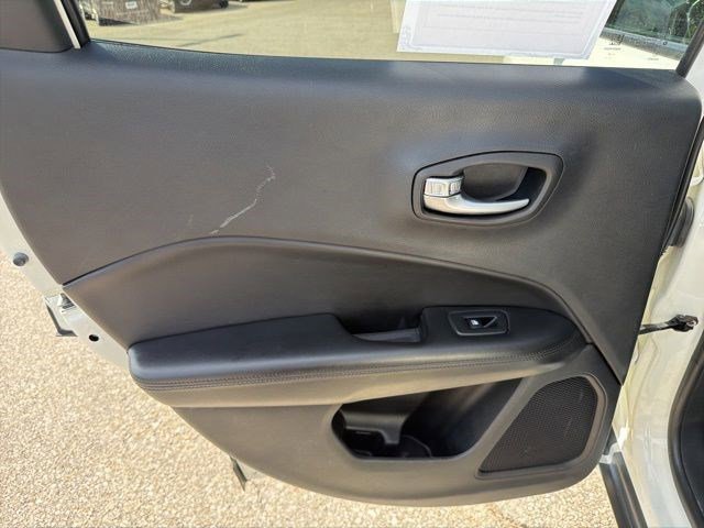 Used 2018 White Clearcoat Jeep Altitude image 14