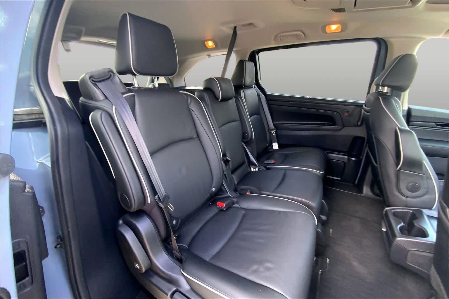 Used 2025 Sonic Gray Pearl Honda Touring image 19