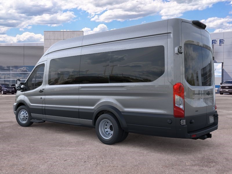 New 2026 Carbonized Gray Metallic Ford XLT image 4