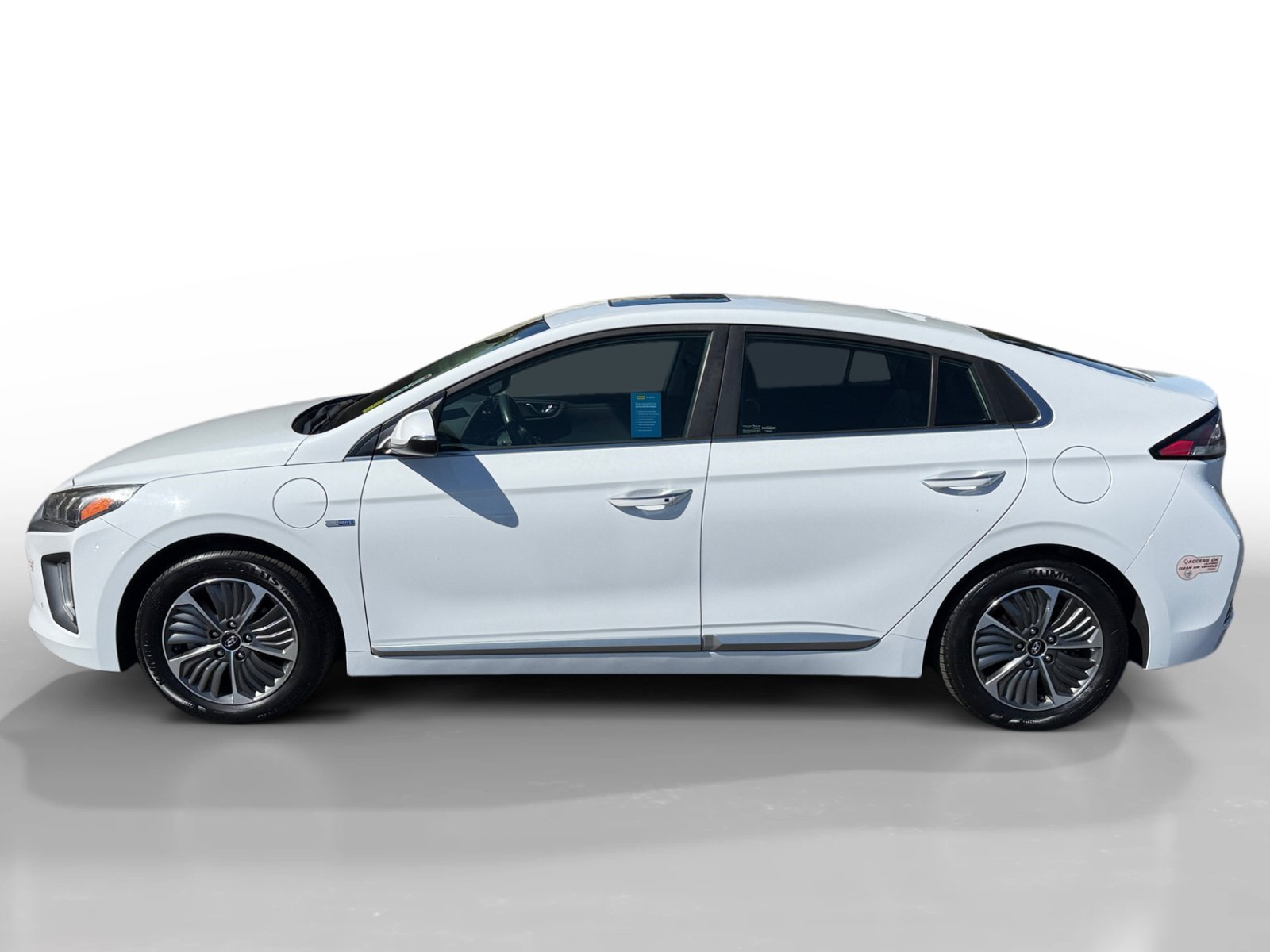 Used 2020 Ceramic White Hyundai Limited image 2