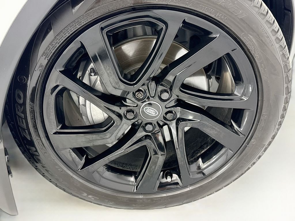 Certified Used 2025 Fuji White Land Rover S image 31