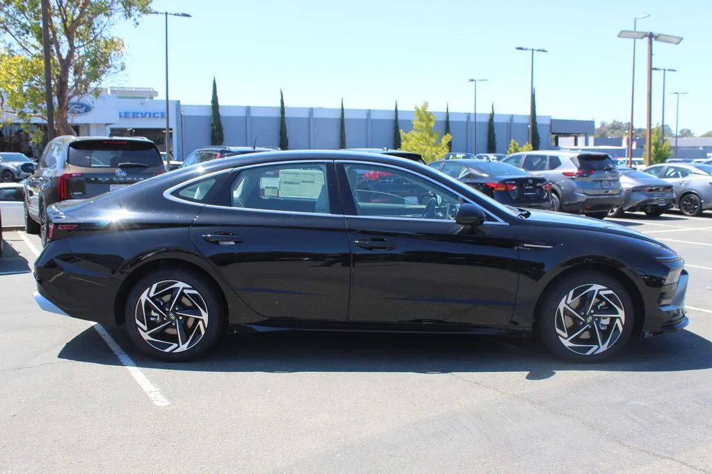 New 2026 Black Hyundai SEL Sport image 6