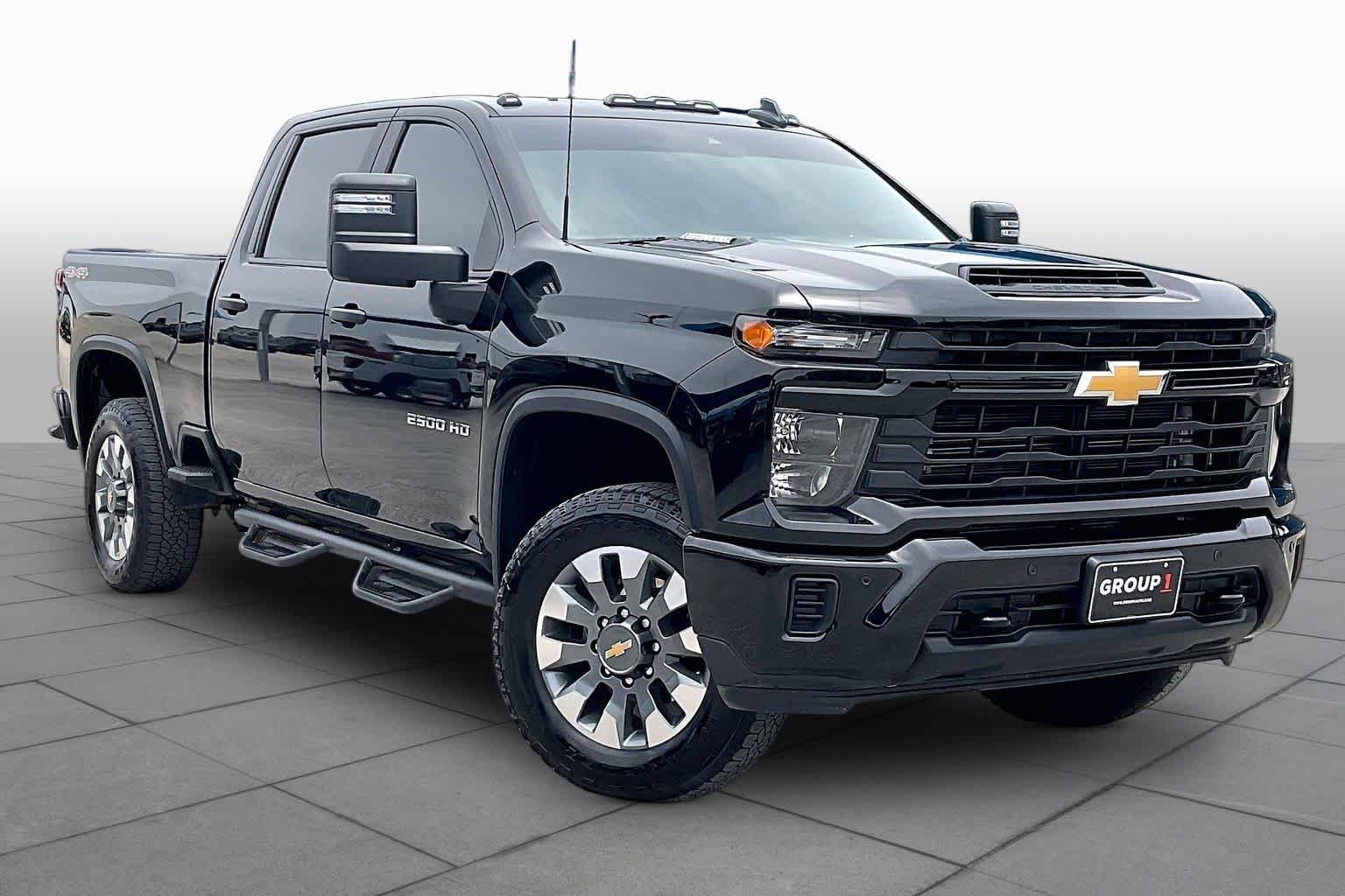 Used 2025 Black Chevrolet Custom image 3