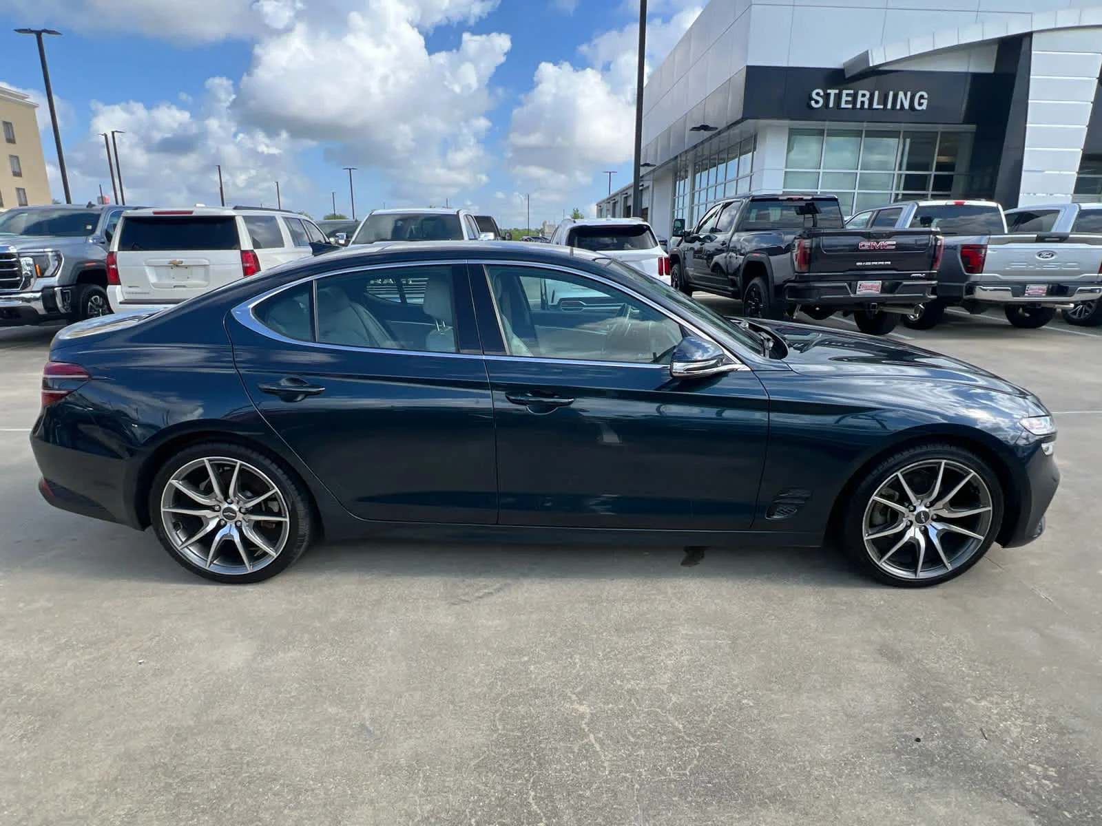 2022 Genesis G70 2.0T Standard's photo