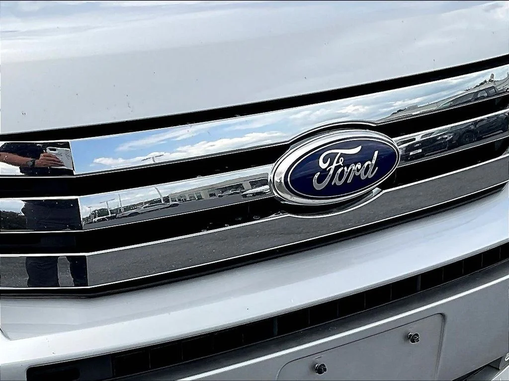 Used 2012 Silver Ford Limited image 33