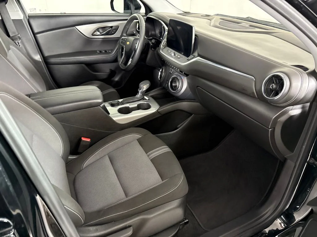 Used 2025 Black Chevrolet LT image 16