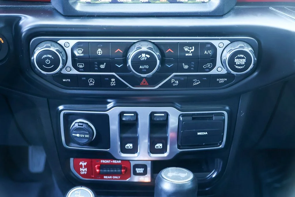 Used 2020 Gray Jeep Rubicon image 39
