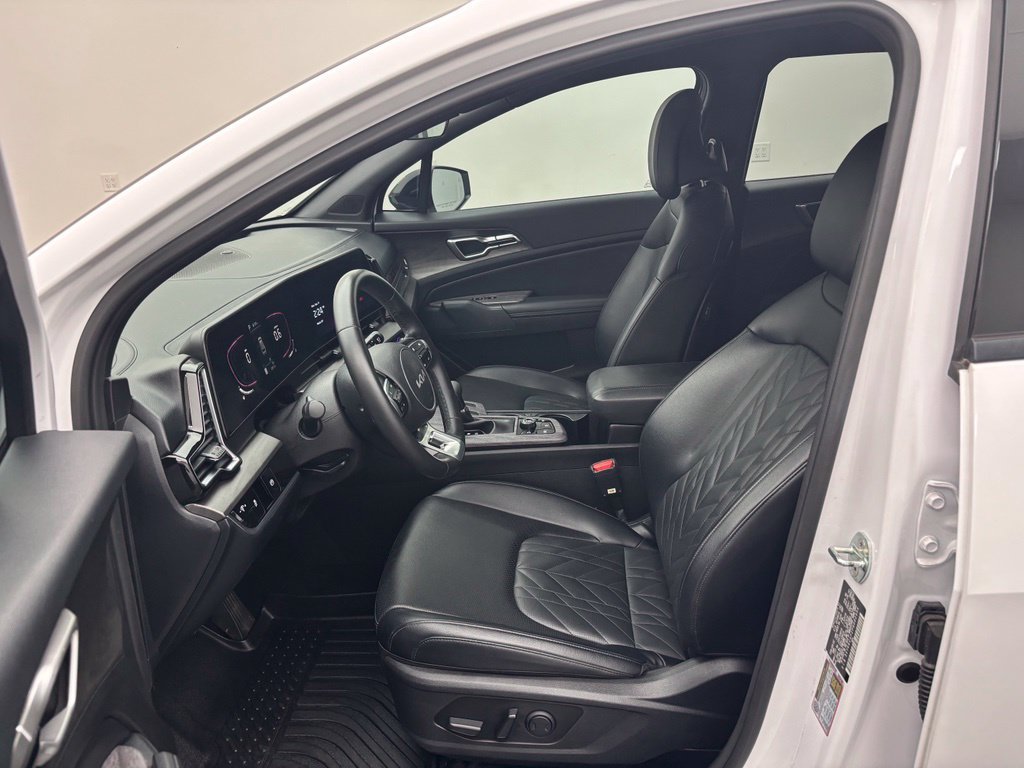 Used 2023 White Kia X-Line image 22