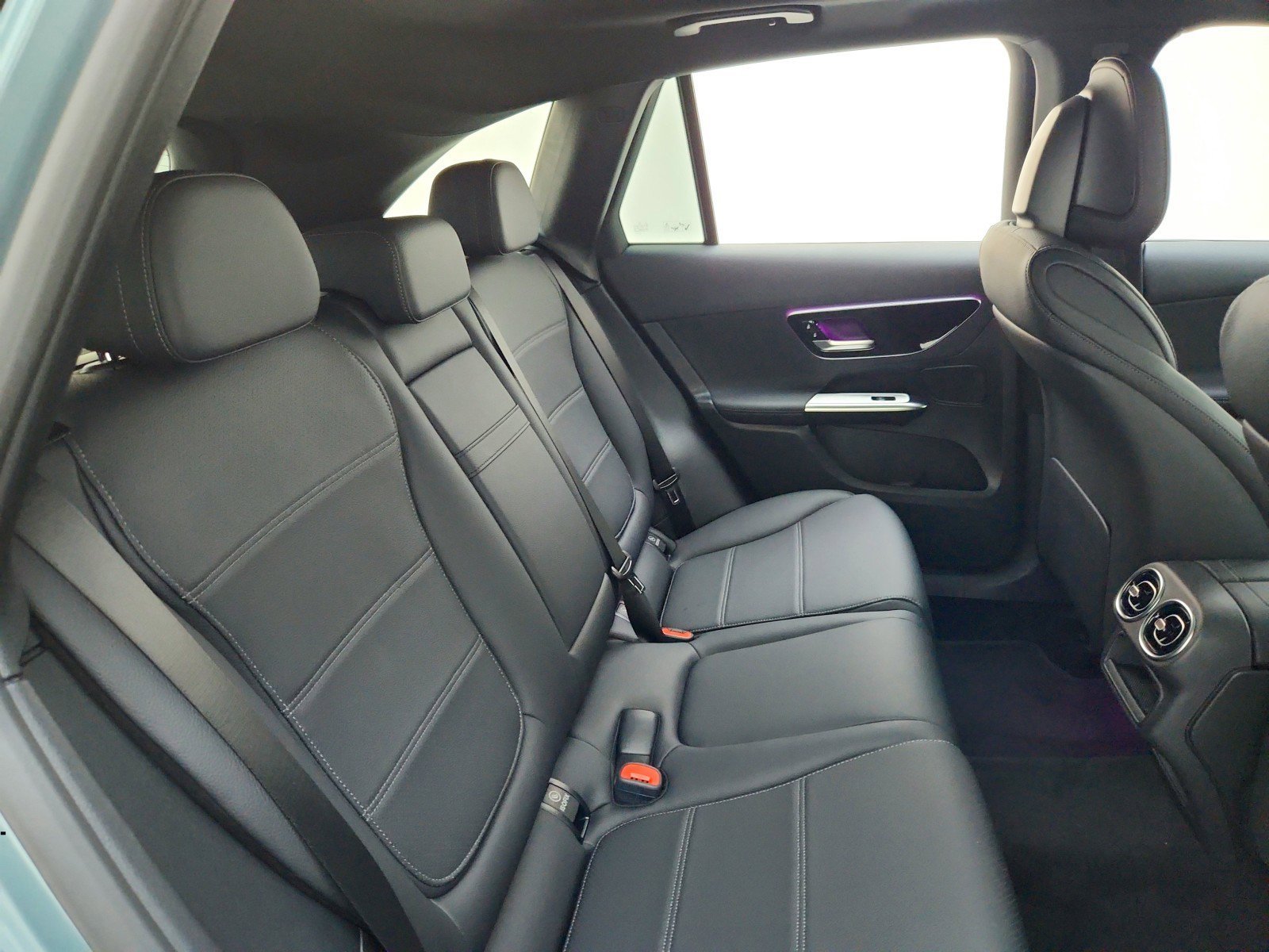 New 2026 Verde Silver Metallic Mercedes-Benz GLC 300 SUV image 42