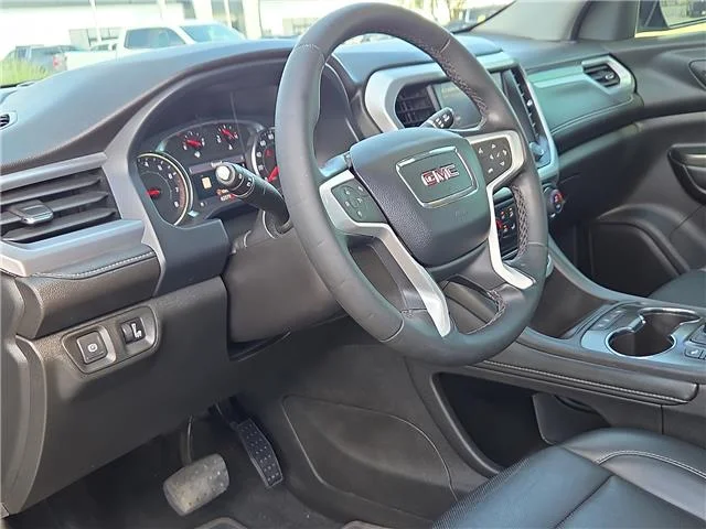 Used 2023 Sterling Metallic GMC SLT Front-Wheel Drive image 9