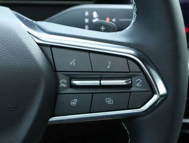 New 2026 Polar White Tricoat Chevrolet LT image 15