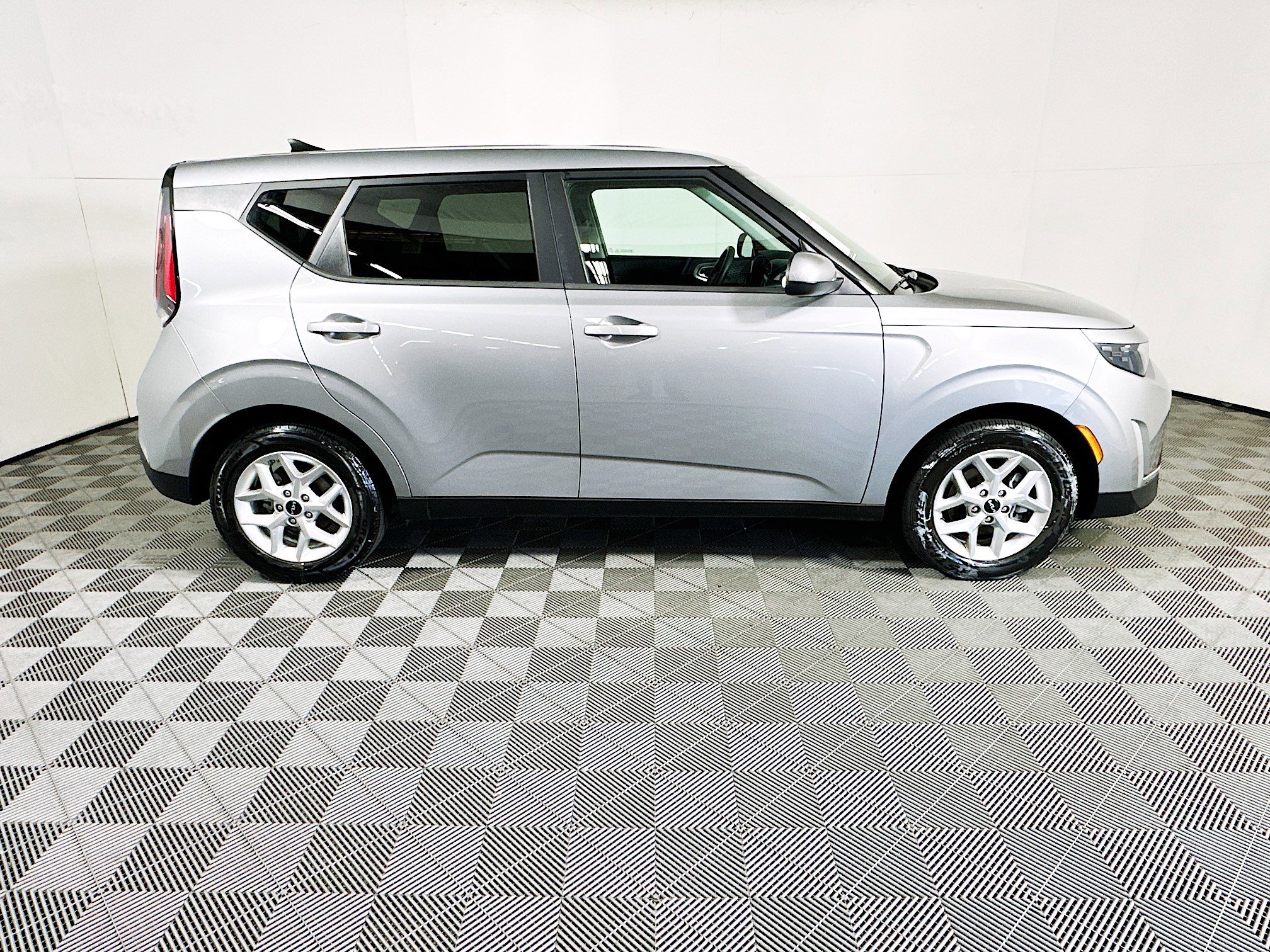 Used 2024 Kia Soul LX with VIN KNDJ23AU1R7897108 for sale in Coconut Creek, FL