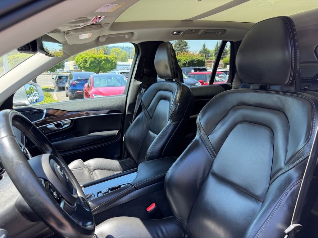 Used 2017 Bright Silver Metallic Volvo T6 Momentum image 15