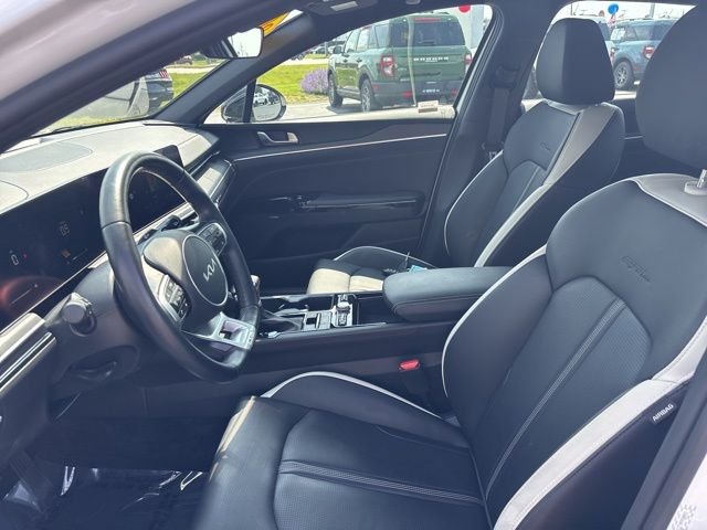 Certified Used 2025 Snow White Pearl Kia GT-Line image 14