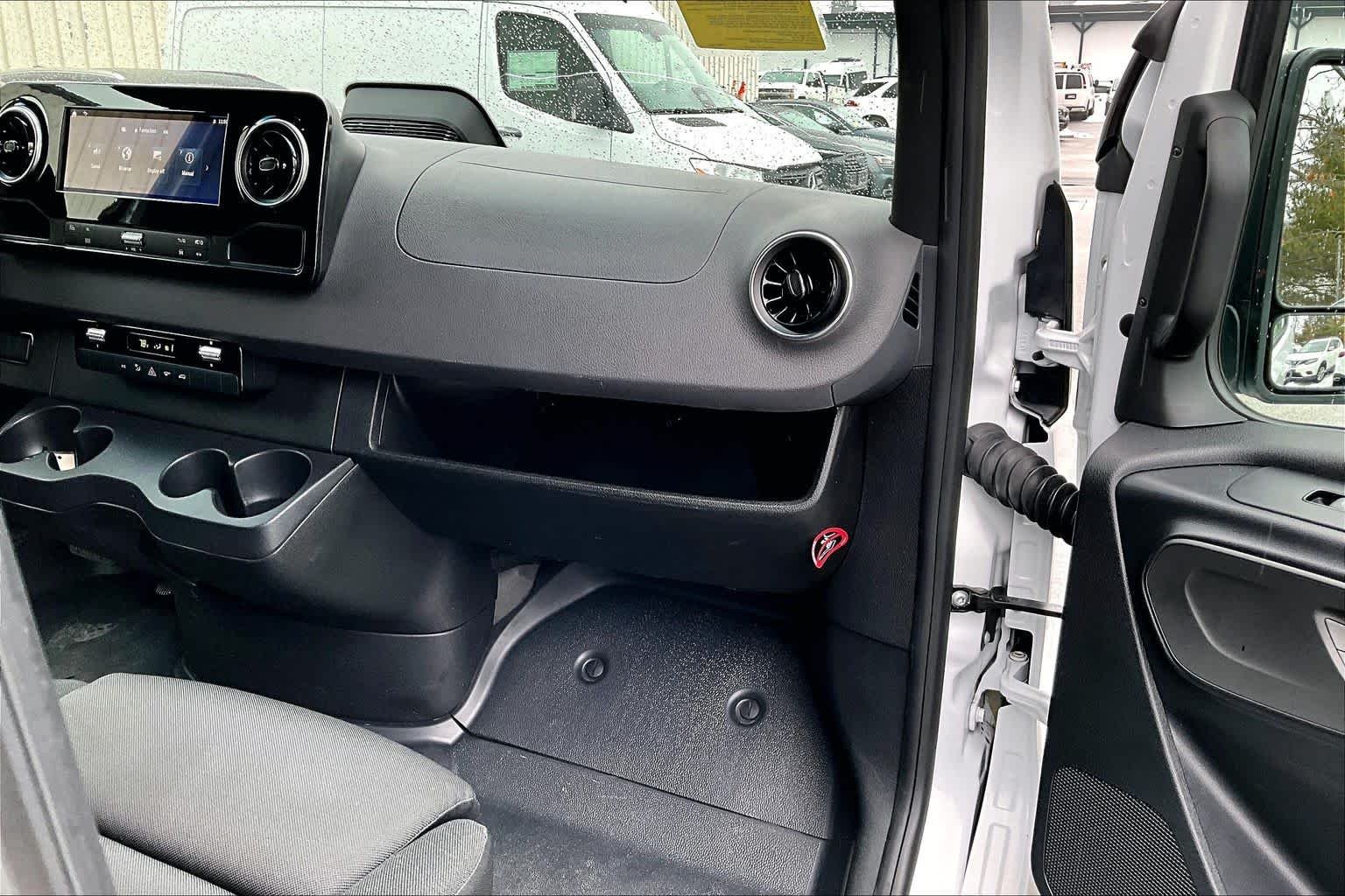 Used 2025 Arctic White Mercedes-Benz  image 19