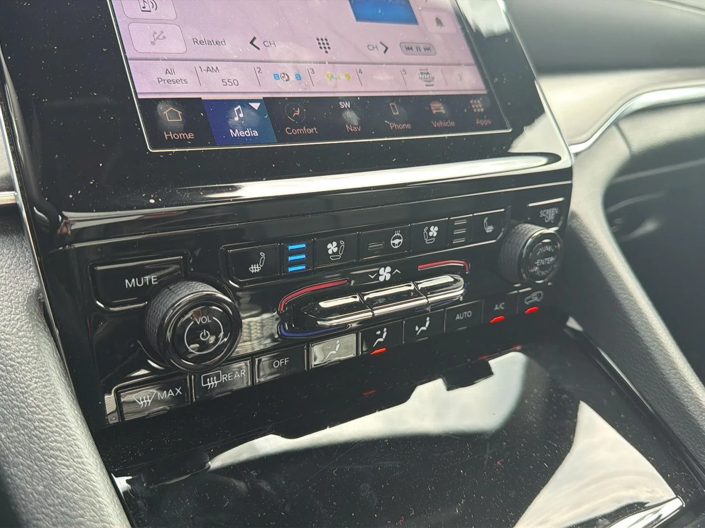 Used 2022 Silver Zynith Jeep Overland image 8