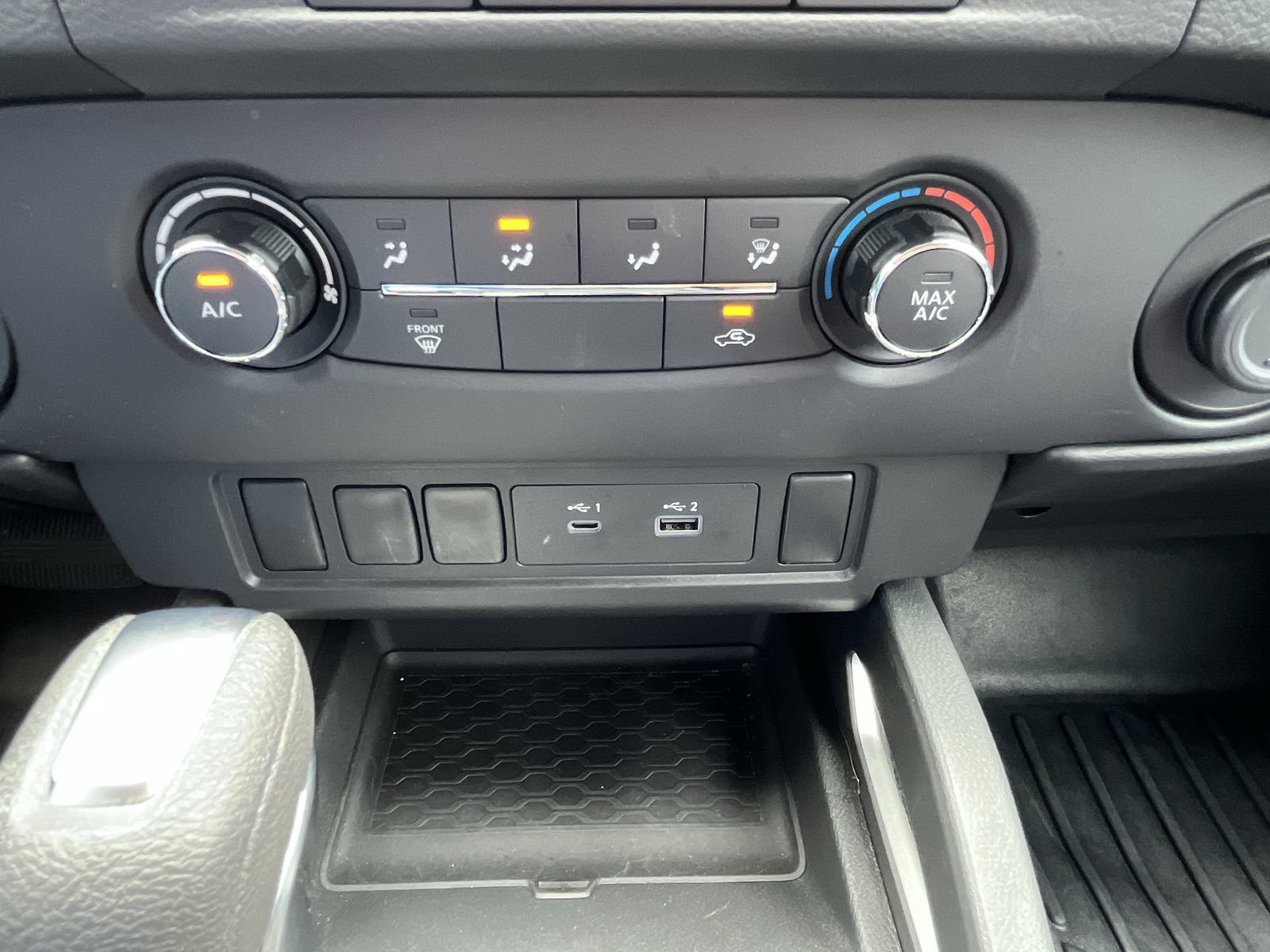 Used 2024 Glacier White Nissan SV image 22