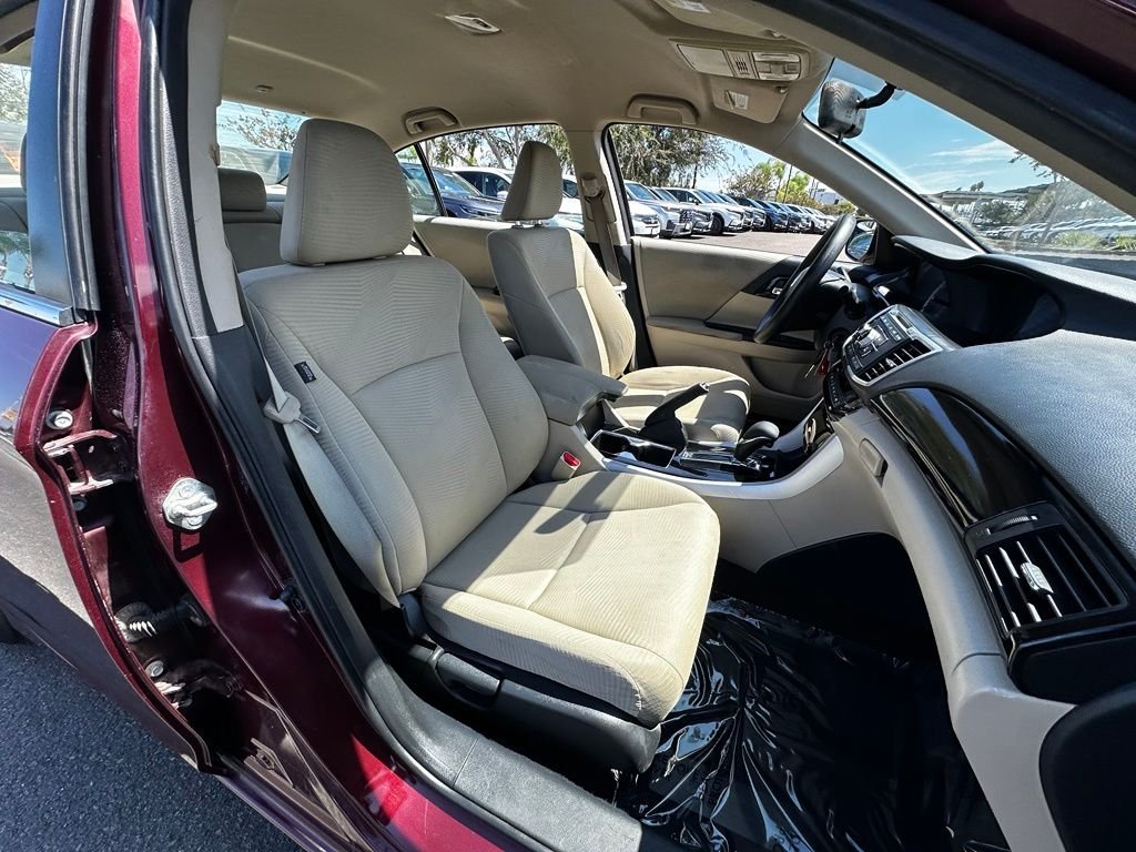 Used 2016  Honda LX image 13