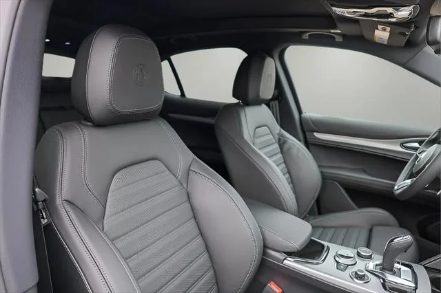 2025 Alfa Romeo Stelvio Base - Photo 20
