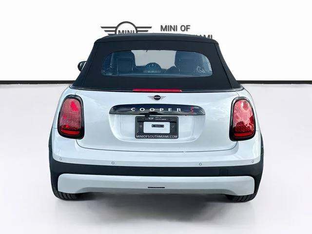New 2026 White MINI Signature Plus image 5
