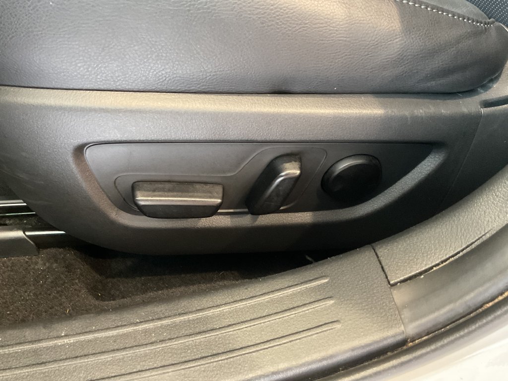 Used 2025 Beige Mazda Premium image 15
