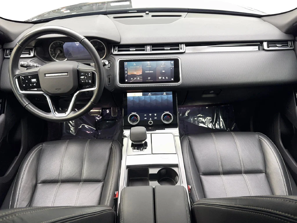 Used 2023 Black Land Rover R-Dynamic S image 53