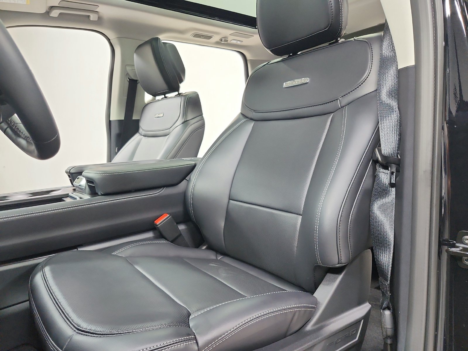 New 2027 Agate Black Metallic Ford MAX Platinum image 20