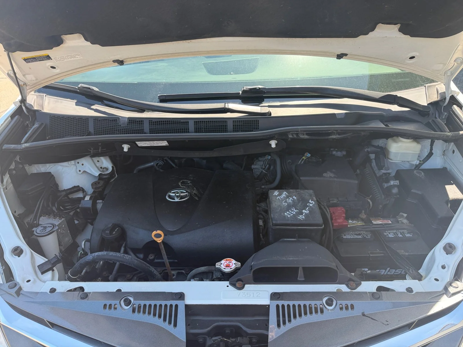 Used 2018 Super White Toyota XLE Premium image 6