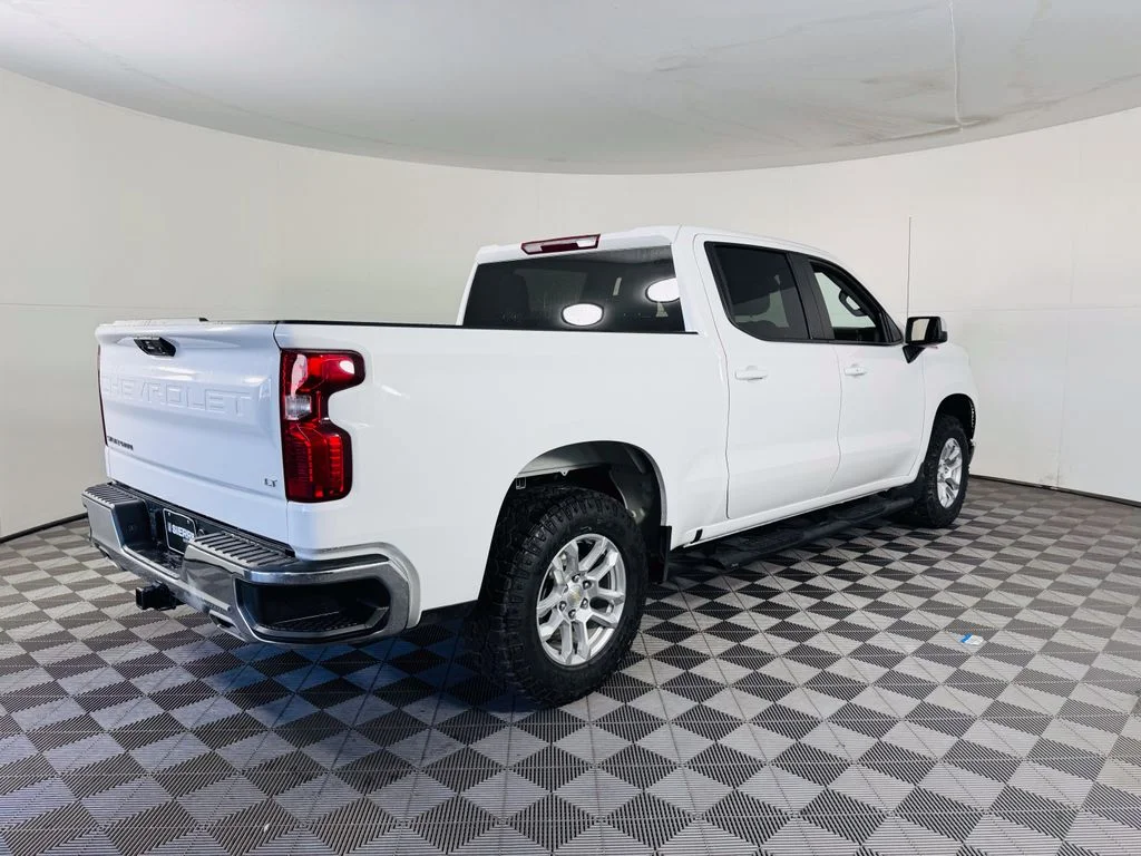 Used 2023 White Chevrolet LT image 25
