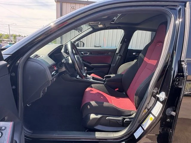 Used 2022  Honda Si image 12