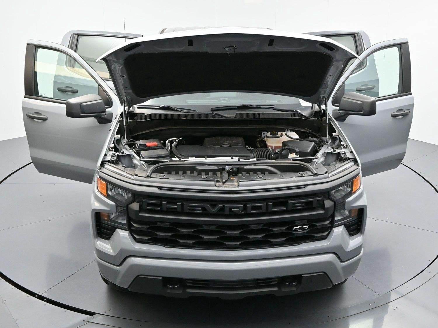 Used 2024 Slate Gray Metallic Chevrolet Custom image 39