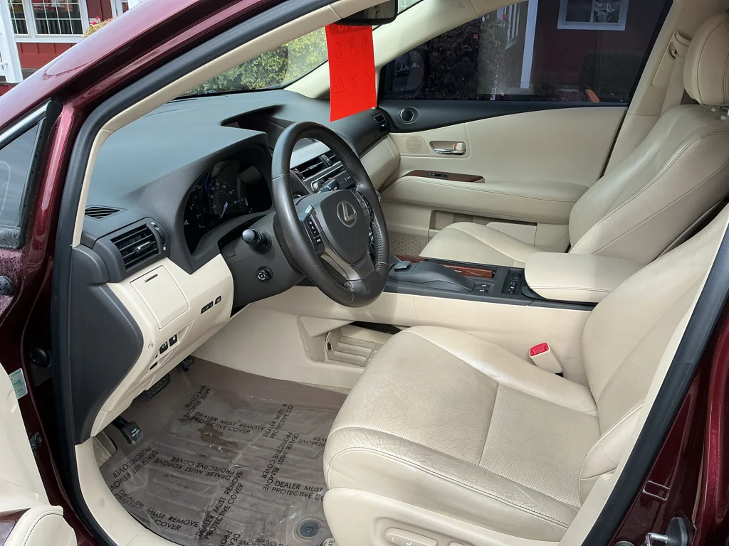 Used 2013 Claret Mica Lexus Base image 7