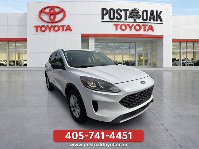 Used 2022 White Ford SE image 4