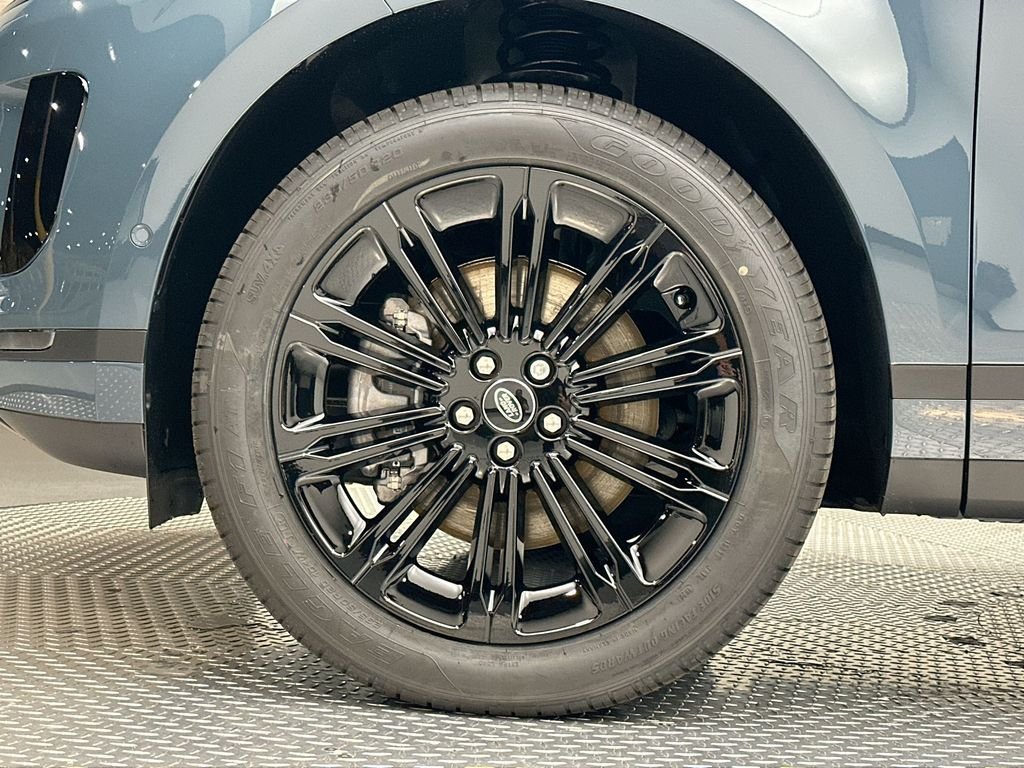 New 2026 Tribeca Blue Metallic Land Rover S image 5