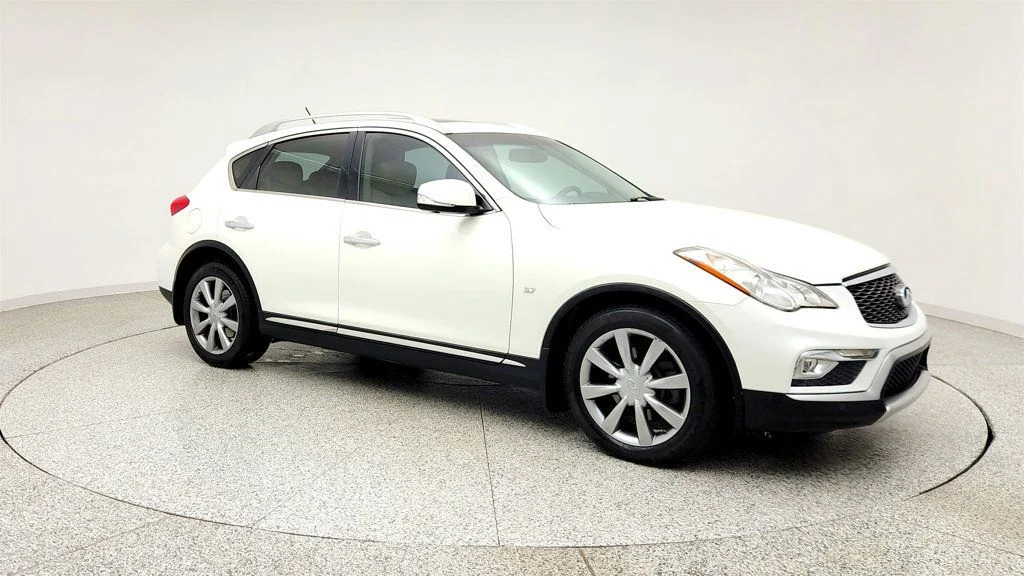 Used 2016 Majestic White INFINITI RWD 4dr w/ Premium Plus & Premium Pkgs + Illuminated Kick Plates image 3