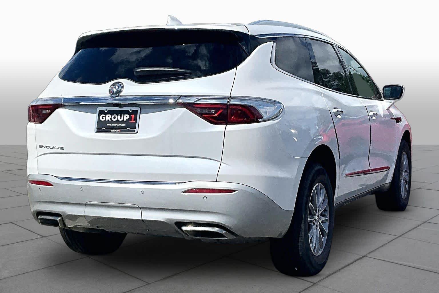 Used 2024 White Frost Tricoat Buick Essence image 24